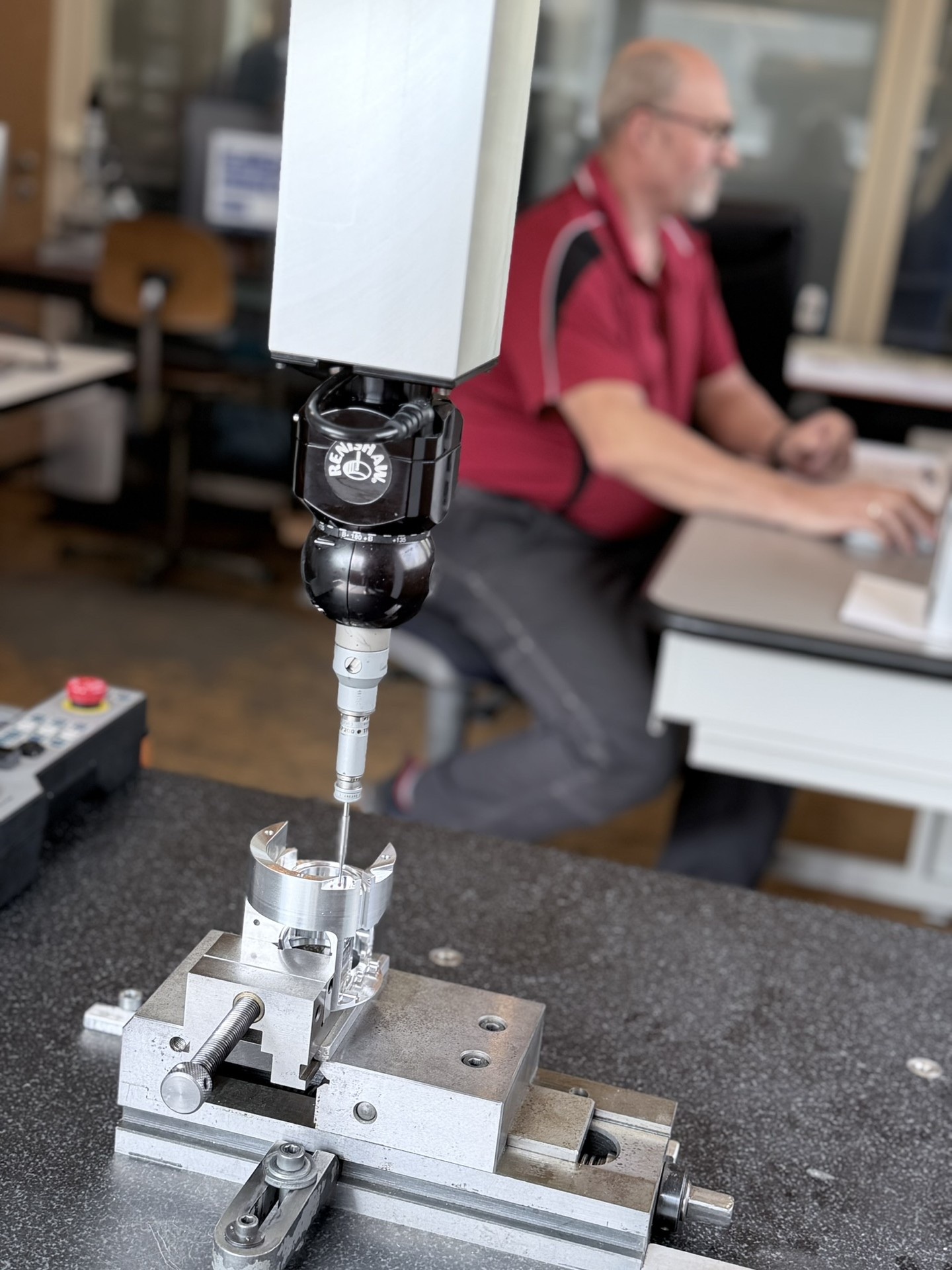 Qualitätskontrolle mit Renishaw-Messtaster im µm-Bereich